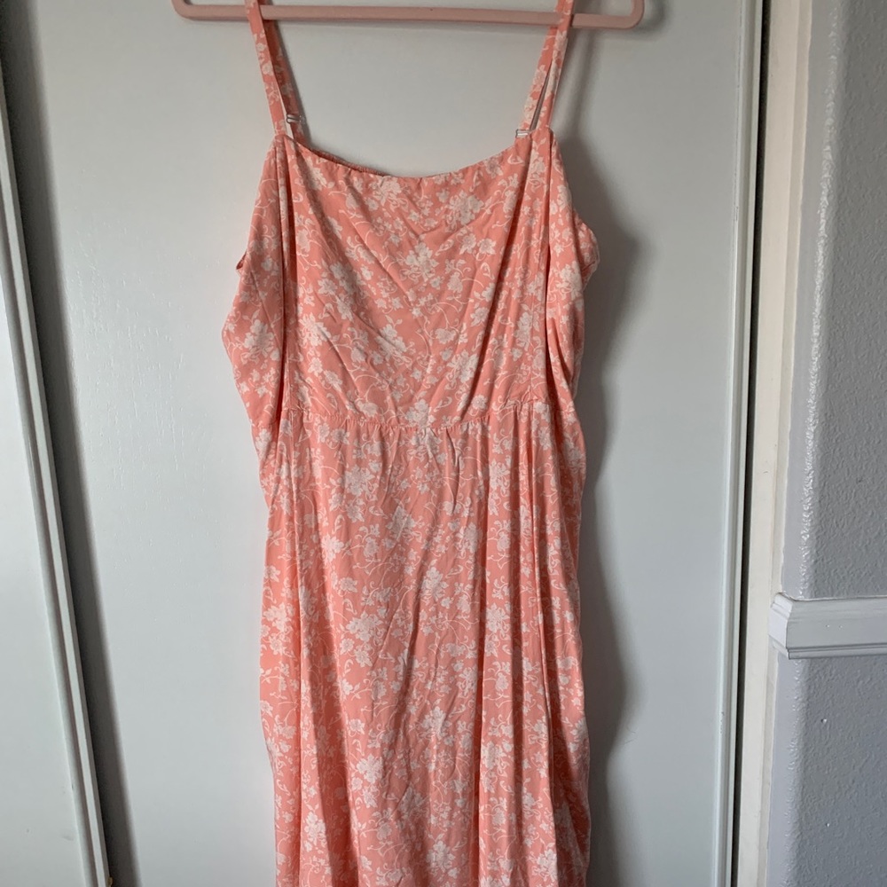 Floral summer dress 🤍